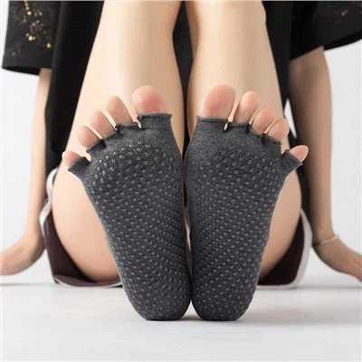 Wie entferne ich hartnäckige Flecken von meinen Yogasocken?